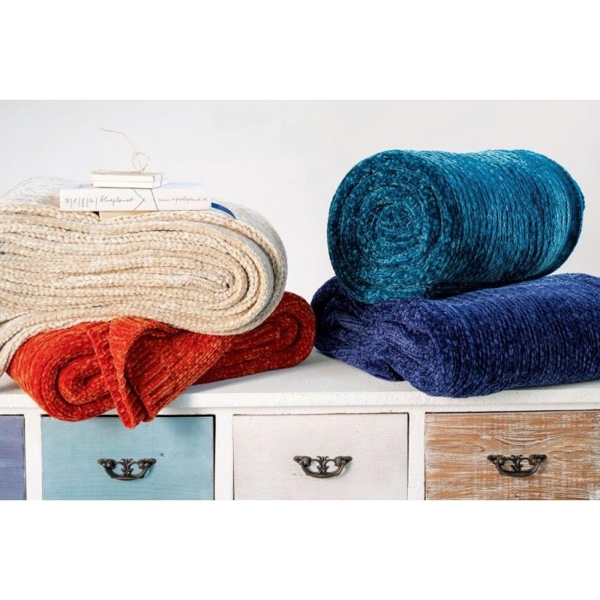 Winter Home Pletený pléd Meddison Cream 140 x 200 cm Winter Home Pletený pléd Meddison Cream 140 x 200 cm